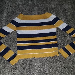 Long sleeve kinda off the shoulders